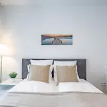 Central - New - Cozy Stay