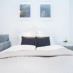 Ideal New Apartment In The Center
