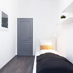 Ideal New Apartment In The Center