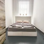 Modern Stylish 2 Bedroom Holiday Apartment