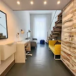 Modern Stylish 2 Bedroom Holiday Apartment