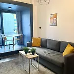 Studio Apartment By Hi5- Rottenbiller Apartment