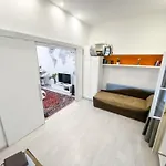 City Downtown Apartment For 6