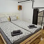 Quiet And Central 2 Bedrooms 2 Bathrooms Apartment In The Heart Of Budapest