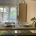 Green City Apartment Budapest - Free Garage, Ac, Wi-Fi, Balcony, Electric Blinds