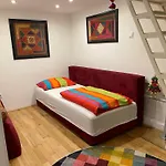 Rainbow Pearl Apartment At St Stephen\' S Basilica