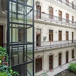 Luxury Peaceful Apartment By The St Stephen\'S Basilica