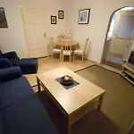 Dandy Deluxe Apartments