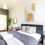 Deluxe Central 4Bedrm Apartment In The Heart Of Budapest