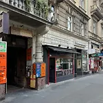 Central & Cozy Superior Terez Boulevard Apartment