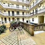 Relax Home With 2 Bedroom, 2 Bathroom For 6 People In The City Centre Free Coffee