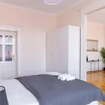 Exclusive & Cozy Central Suite W\' Balcony