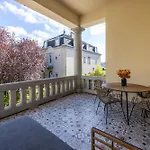 Stunning Rose Hill Premium Apartment