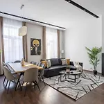 Exclusive City Center Elizabeth Grand Suite W\' 3Bedrm