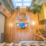 Lovely Apartment In Party Street Ka10