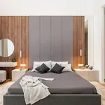 Modern Flat In Budapest With Pinkflamingo