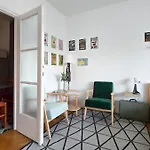 Retro-Metro Apartment