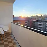 Retro-Metro Apartment