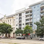 Central - Cozy Air Conditioned Studio