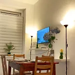 Central Private Apartment-7Pax