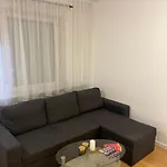 Downtown Rose Garden Apartments Whit Garage Opcional