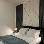 Downtown Rose Garden Apartments Whit Garage Opcional