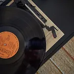 Zene Apartment Vinyl Records & Projector