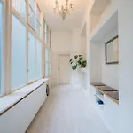 Spacious 3 Bedroom, 3 Ensuite Bathroom Elegant Apartment Near The Opera House