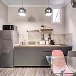 Akacfa-A13 Center 2 Bedroom Apartment