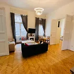 Modern 3Br In City Centre, 3 Min From Oktogon