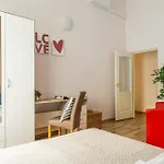 Urban Lights Apartment In Downtown Budapest