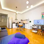 Spacious 4Br Oasis In Central Budapest - Bp Sky