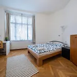 Central Apartment Urban Jungle In Budapest