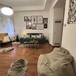 Old Post Apartment-2 Br-Ac-Balcony