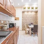 Cozy & Central Budapest Inner-City Nest