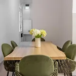 Spacious 4 Bdr, 4 Bthr Apartment In The Center Of Budapest
