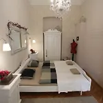D.Five Vintage Apartment At Basilica