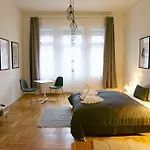 Five Season\'S Apartment