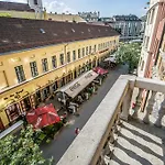 Budapest\'S Soho Apartment