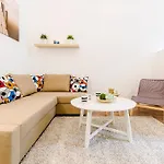 Peppers Apartments - Downtown