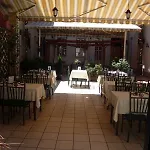 Fehar Pava Restaurant And Hostel