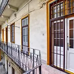 Central Studio Flats With Great Location