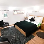 D.Five Downtown Forest Apartment