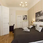 Vaci 12 Apartment