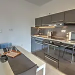 Downtown Rose Garden Apartments Whit Garage Opcional