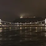 Budapest Downtown Apartments With Balcony & Optional Garage & Restaurant In The Building