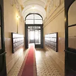 Royal Center Apartment