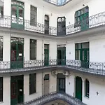 Royal Center Apartment