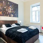 K11 Exclusive Apartment At Szimpla
