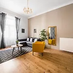 Nyar 3 Bedroom Centre Entire Home